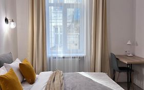 Iris Apartment On Popovich